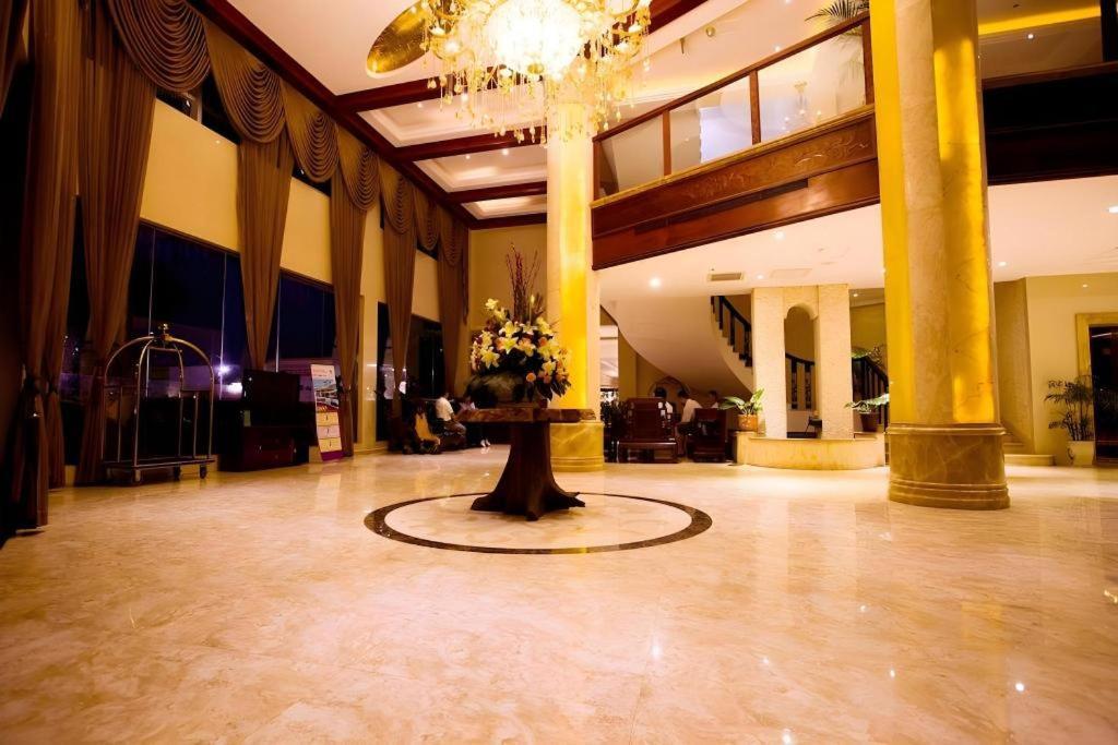 แสนเชียงแกรนด์ โฮเต็ล Hotel เวียงจันทน์ ภายนอก รูปภาพ