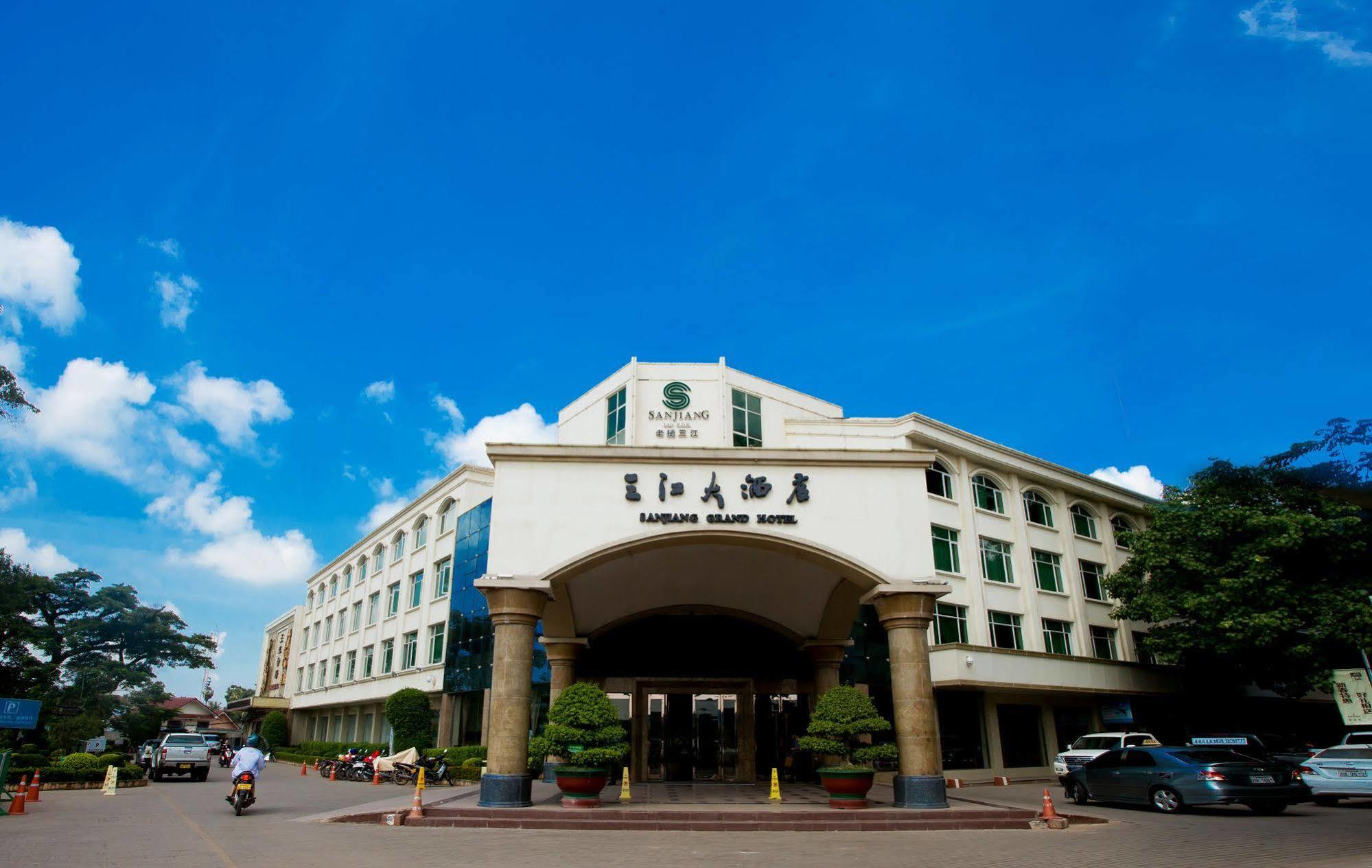 แสนเชียงแกรนด์ โฮเต็ล Hotel เวียงจันทน์ ภายนอก รูปภาพ